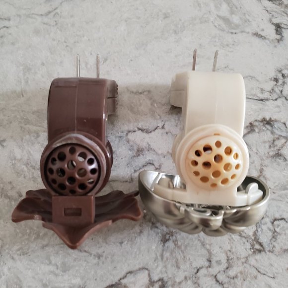 Bath & Body Works, Fall Wallflower Plugs, Set of 2 - Picture 3 of 7